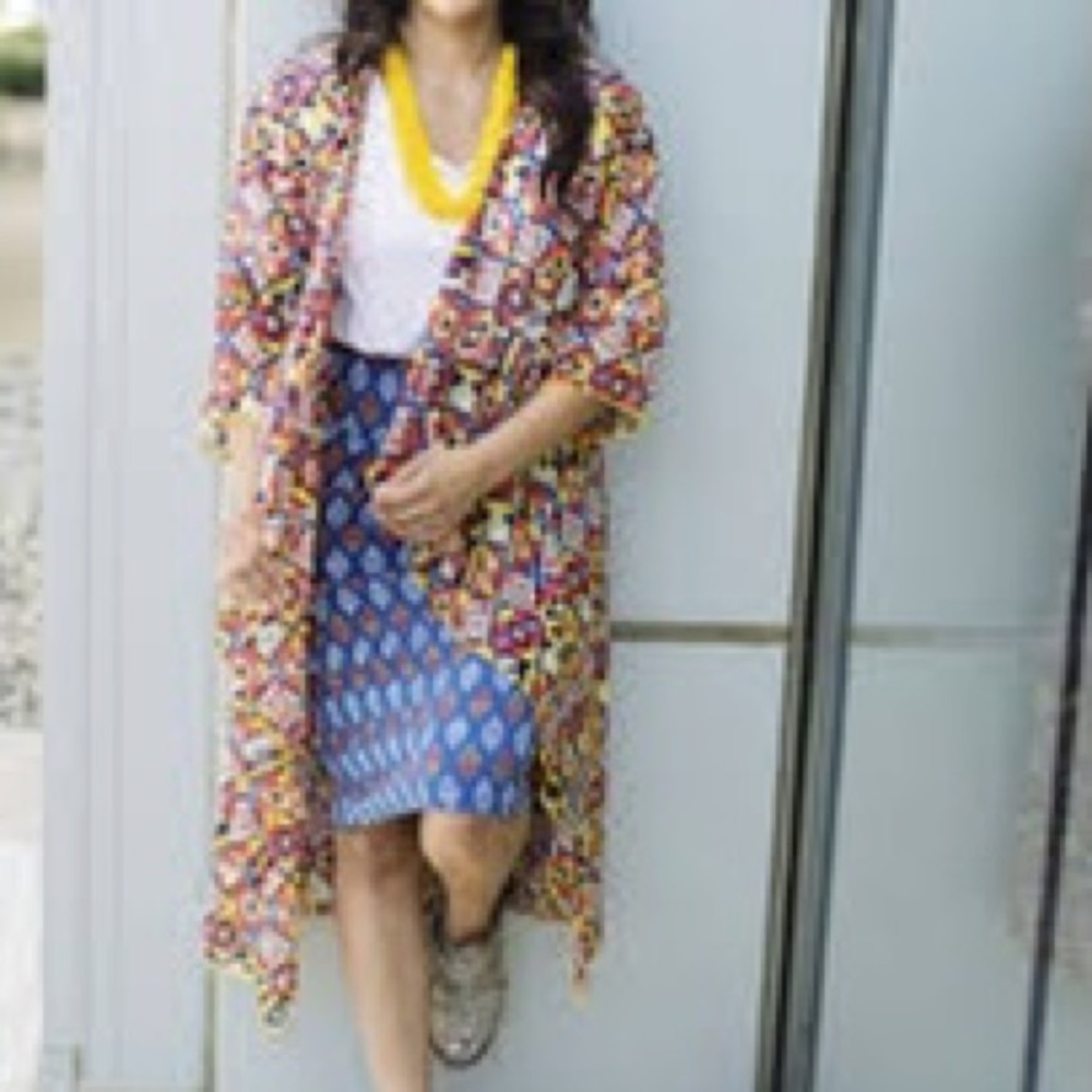 LULAROE LINDSEY KIMONO OR BEACH COVER M